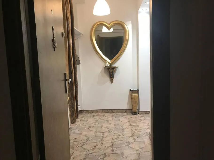 Apartamento Nice Vintage Ap Next To Grand Hotel Bucarest Rumanía